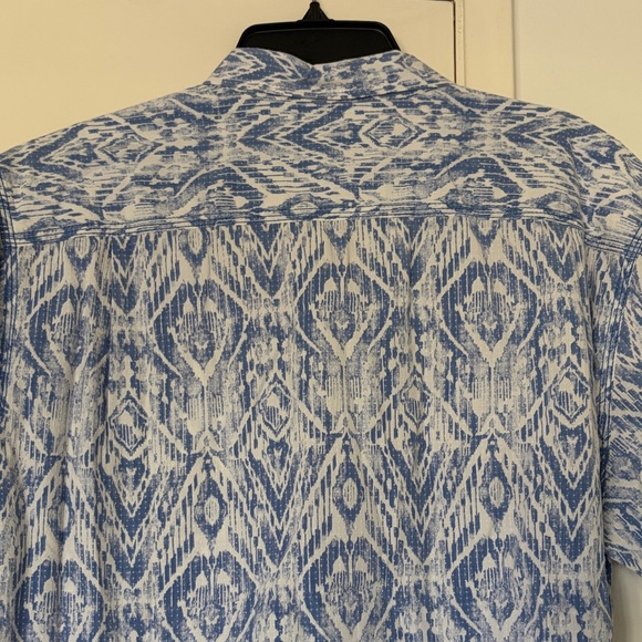 Tommy Bahama Blue and White Button Down Patterned Shirt - Picture 5 of 5